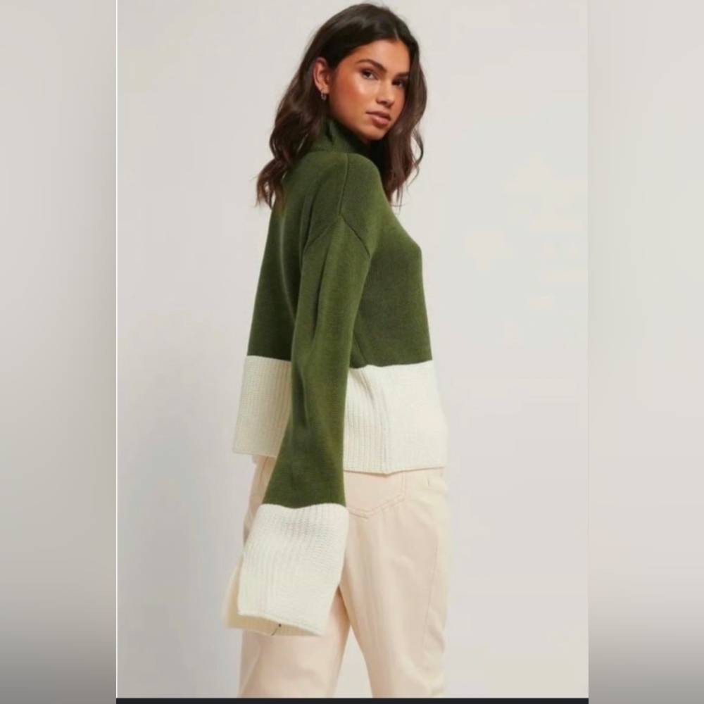 Laundry By Shelli Segal Sage and Cream And Mint Turtleneck Sweater Bell Sleeves - Picture 4 of 15